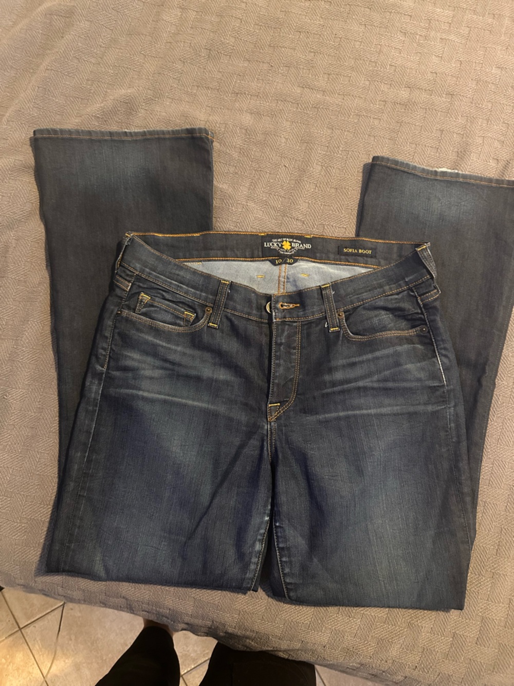 Lucky Brand Women's Medium Wash Straight Jeans